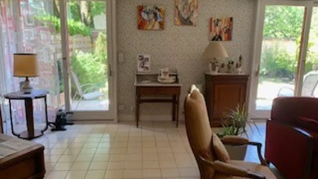 cf09670c-0e85-4e92-b26d-8a7a3eef76f9