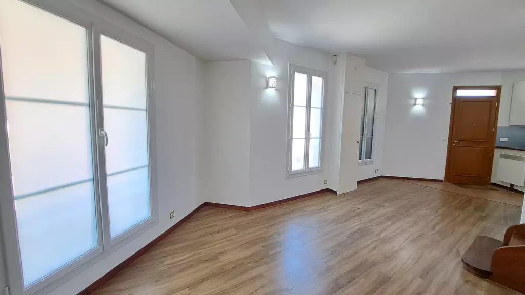 ee197b6c-379a-4677-b2c7-fe182154d498